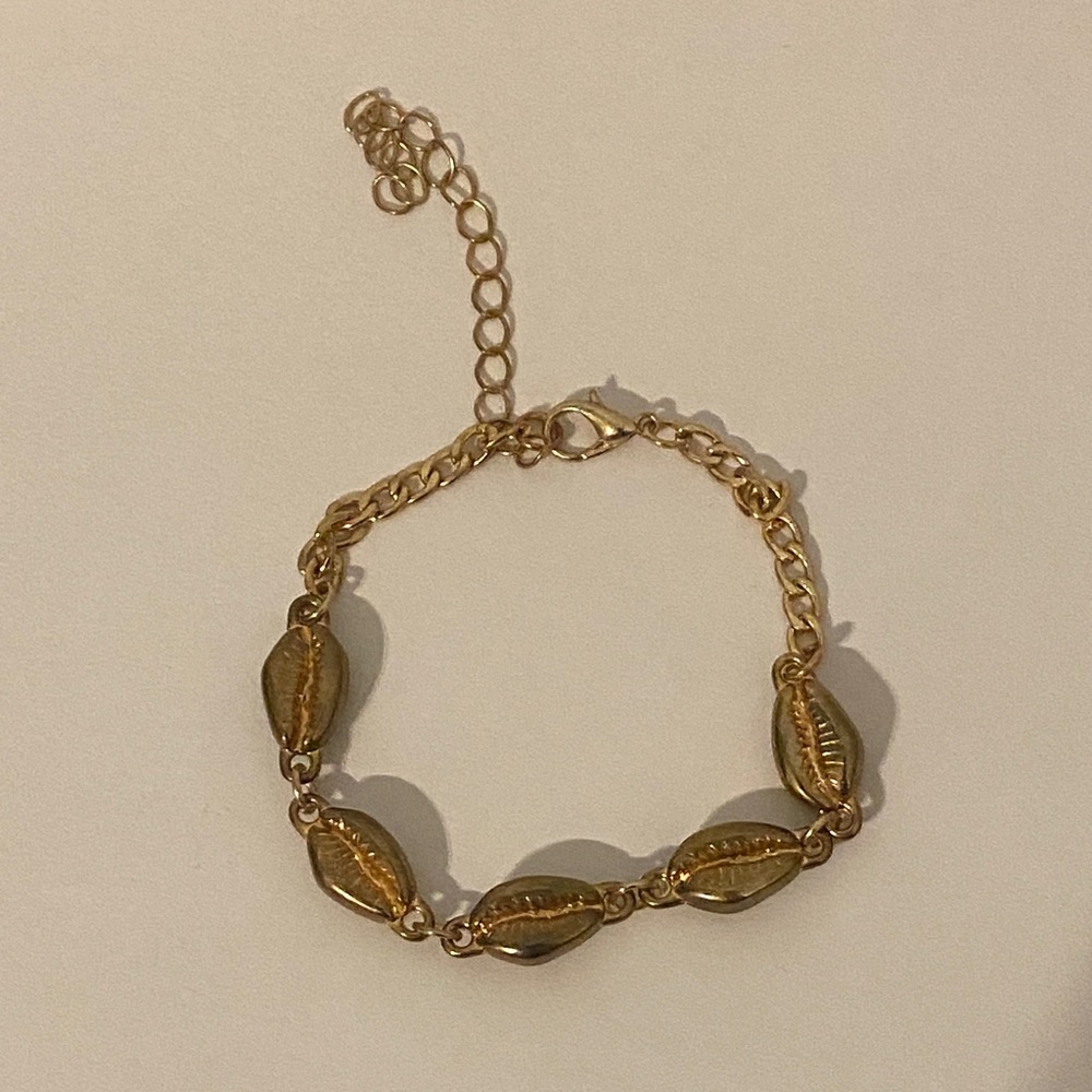 Gold Seashell Bracelet